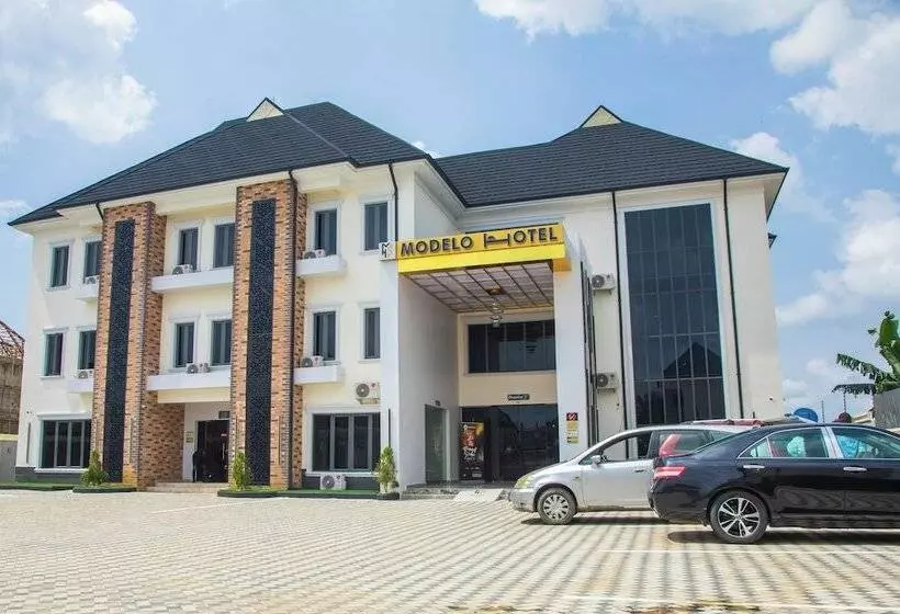 Modelo Hotel And Suites