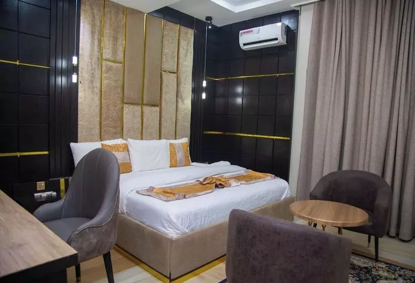 Modelo Hotel And Suites