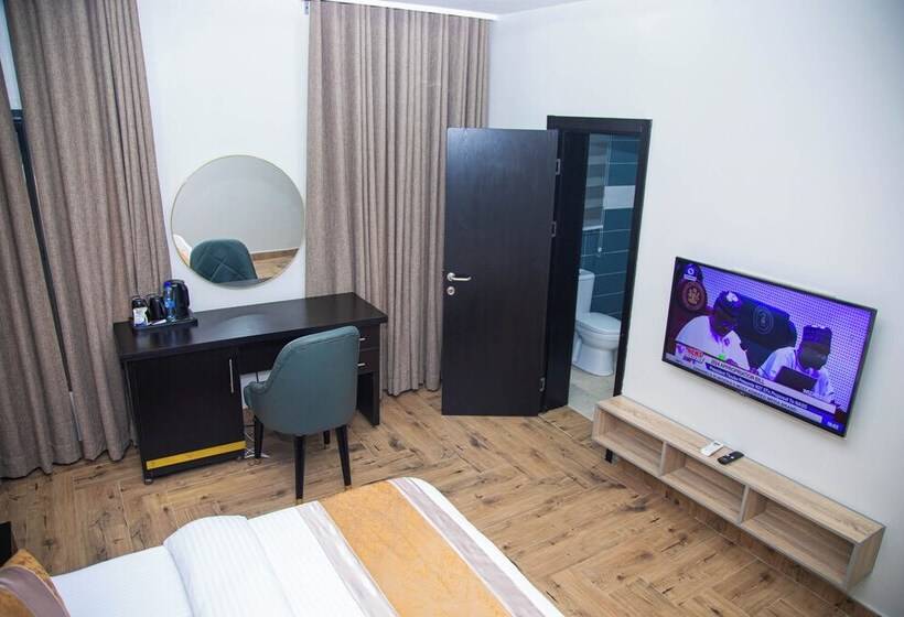 Modelo Hotel And Suites