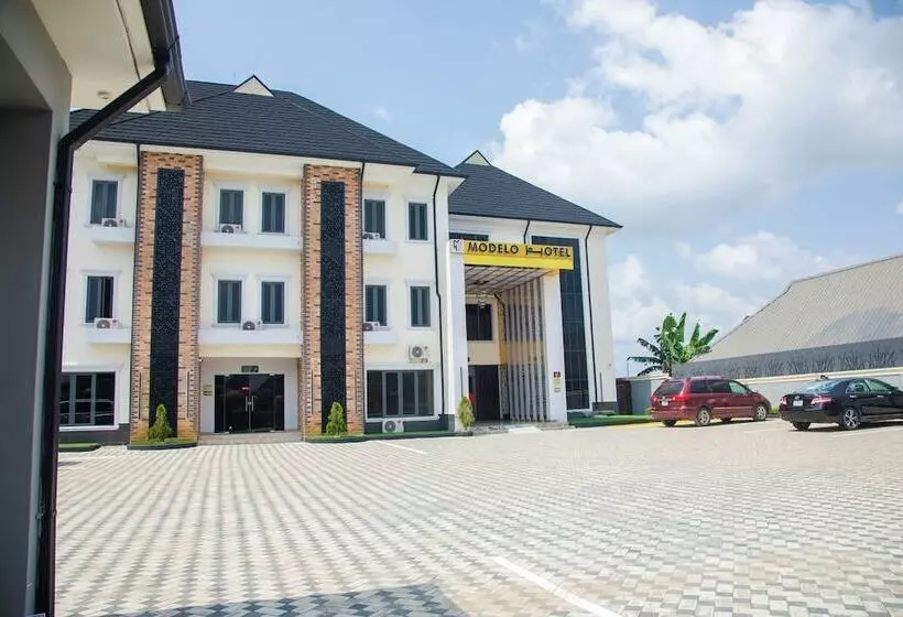 Modelo Hotel And Suites