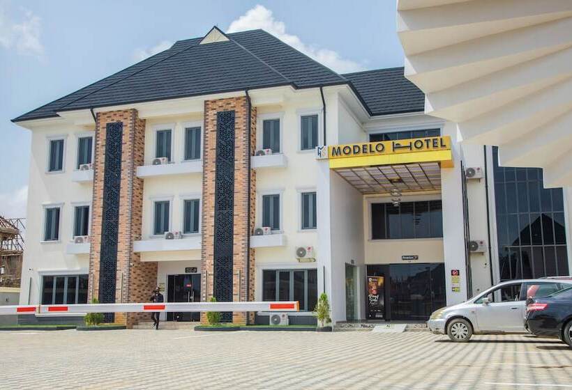 Modelo Hotel And Suites