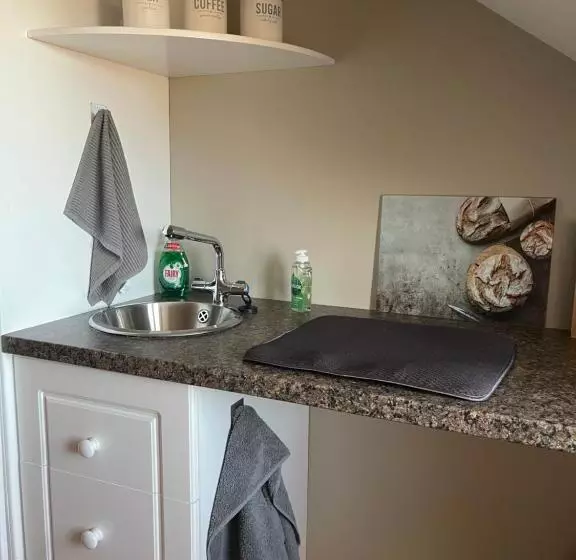 ペンション Breezy Point Guesthouse