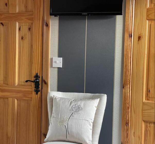 بنسيون Breezy Point Guesthouse