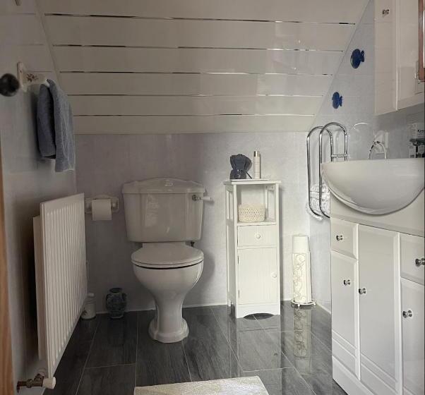 بنسيون Breezy Point Guesthouse