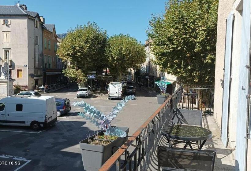 ペンション Florac Authentique