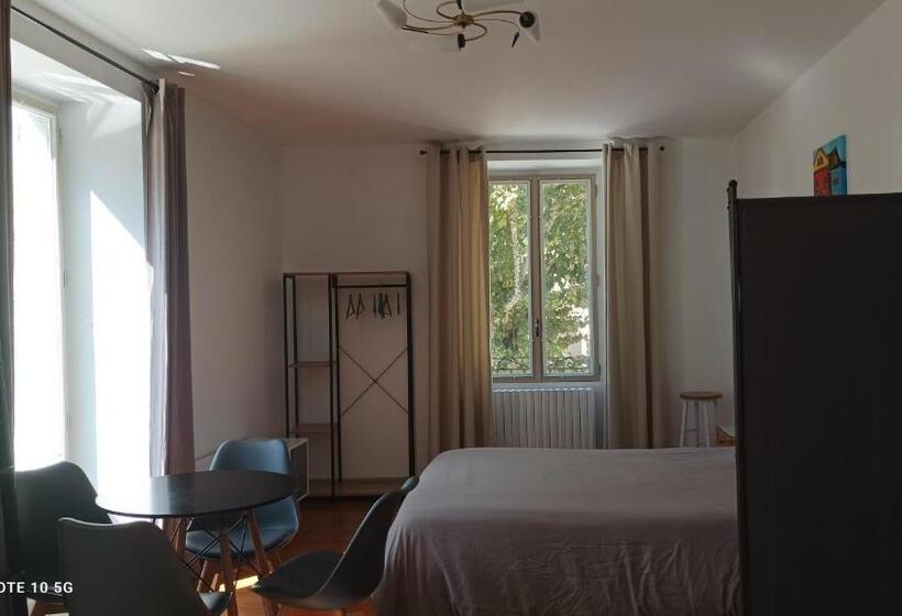 ペンション Florac Authentique