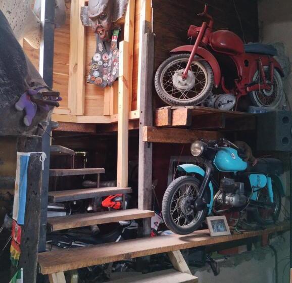 פנסיון Motoposada Campera Negra