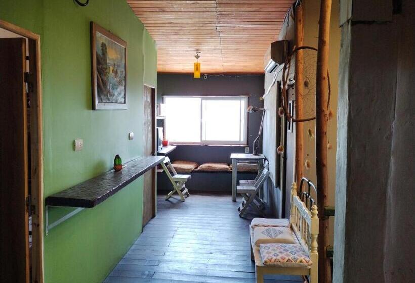 פנסיון Motoposada Campera Negra