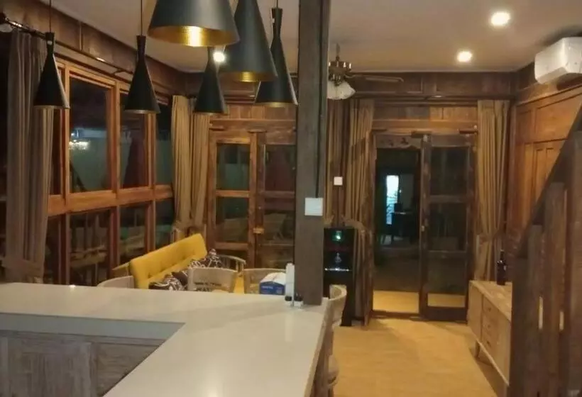 リゾートホテル Melasti Mountain Villas Amed