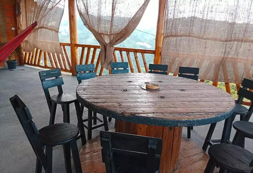 ユースホステル Hospedaje Mirador La Floresta
