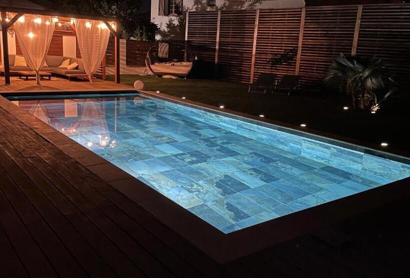 ベッドアンドブレックファースト Chambre D Hôtes   Villa Pierredon