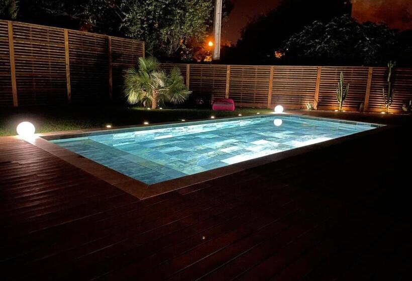 ベッドアンドブレックファースト Chambre D Hôtes   Villa Pierredon