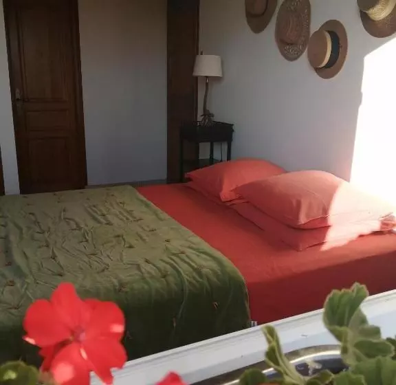ベッドアンドブレックファースト Chambre D Hôtes Les Moutons Bleus