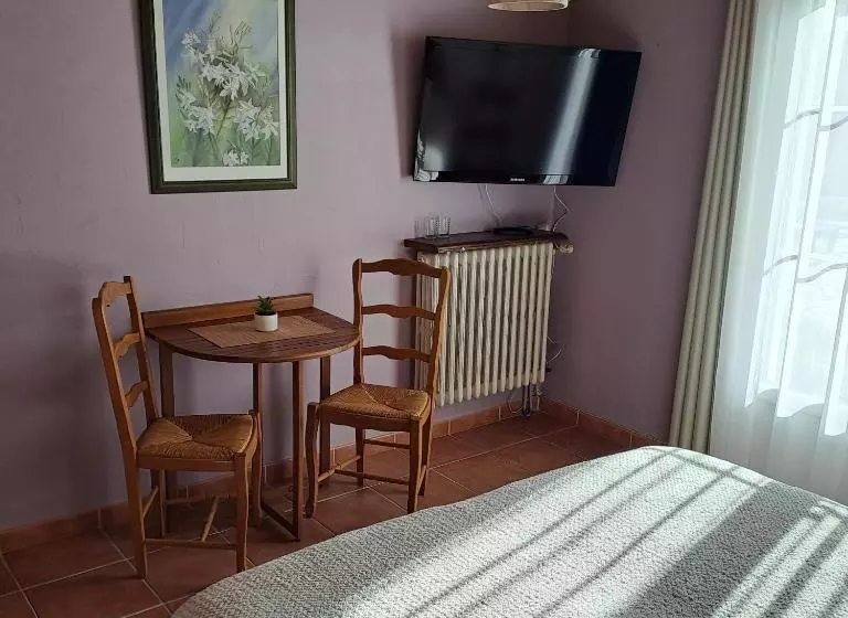 Aamiaismajoitus (B&B) La Chambre De L Auxineill