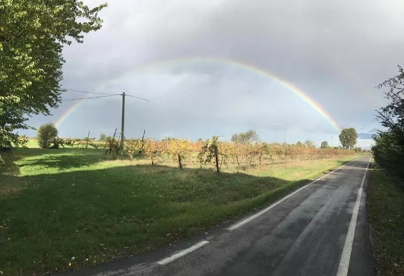 ホテル Agriturismo Settelune