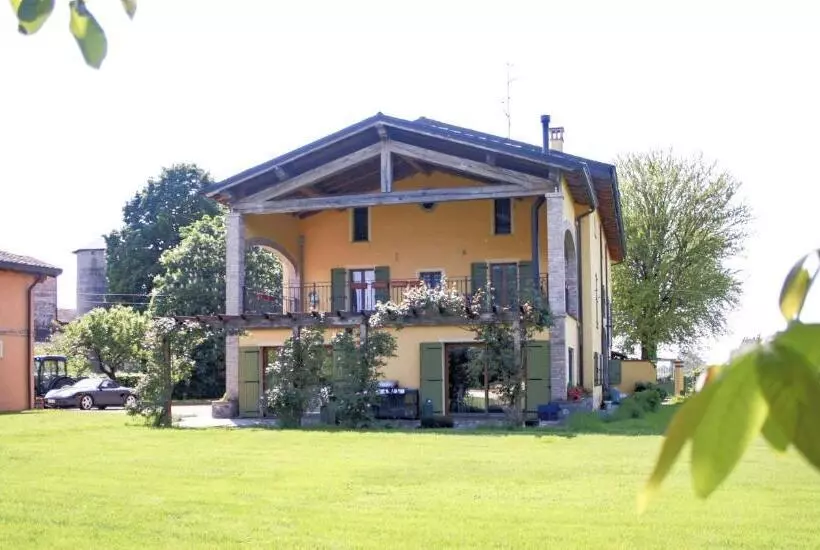 ホテル Agriturismo Settelune