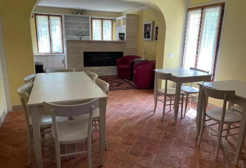 ホテル Agriturismo Settelune