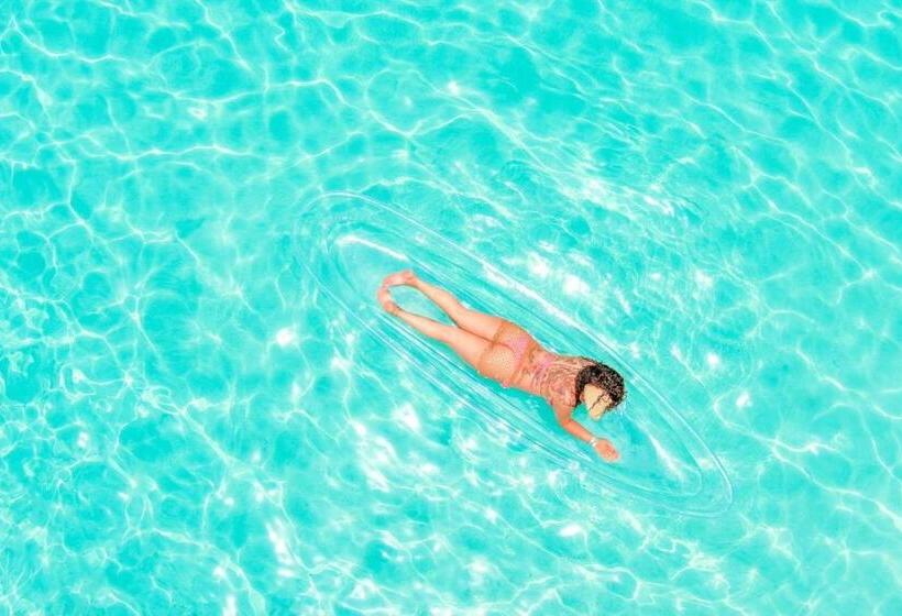 هتل Evelin S On The Beach