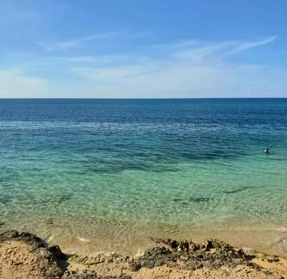 هتل Evelin S On The Beach