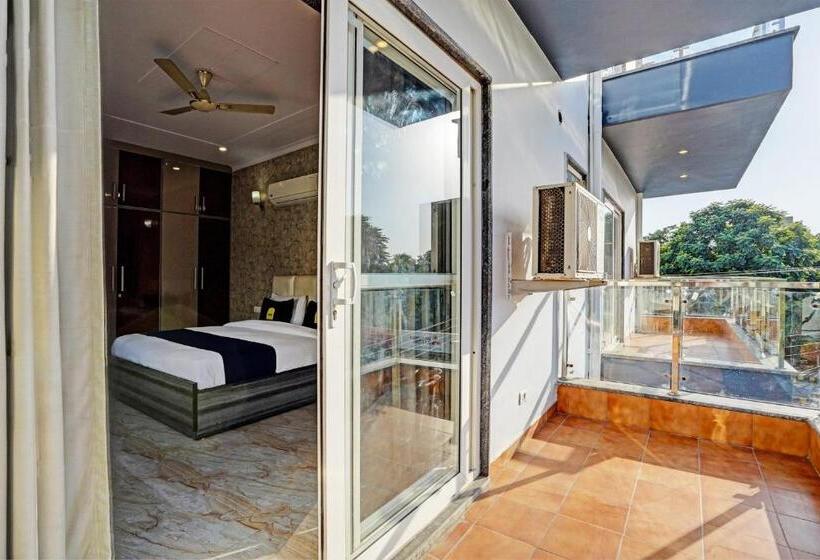 Hotelli Homefort Stays Sector 45 Near Cyber Park & Artemis Hospital