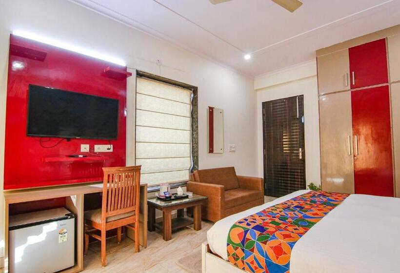 Hotelli Homefort Stays Sector 45 Near Cyber Park & Artemis Hospital