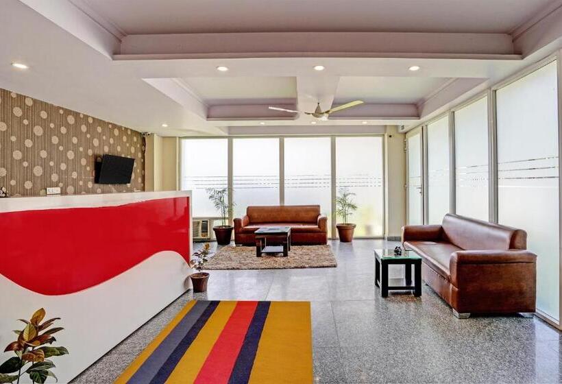 Hotelli Homefort Stays Sector 45 Near Cyber Park & Artemis Hospital