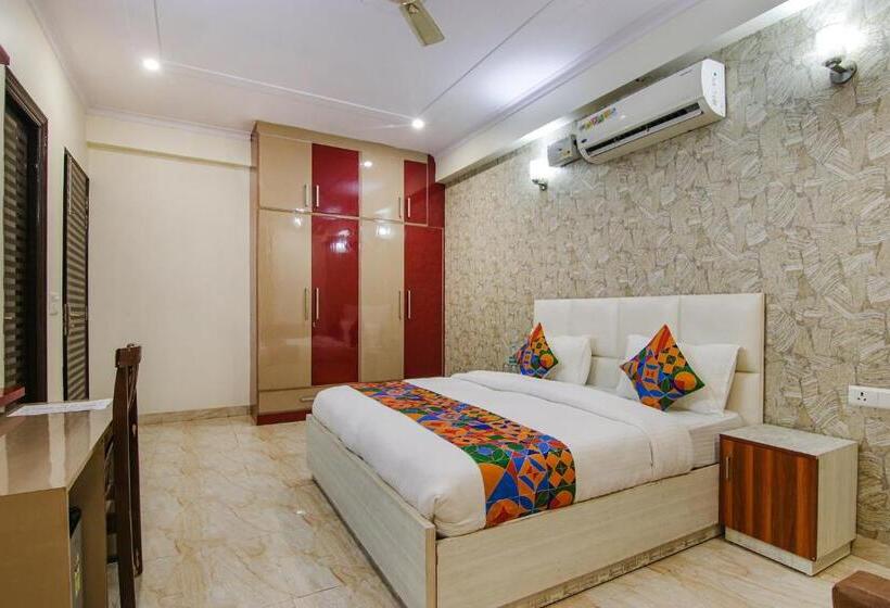 Hotelli Homefort Stays Sector 45 Near Cyber Park & Artemis Hospital