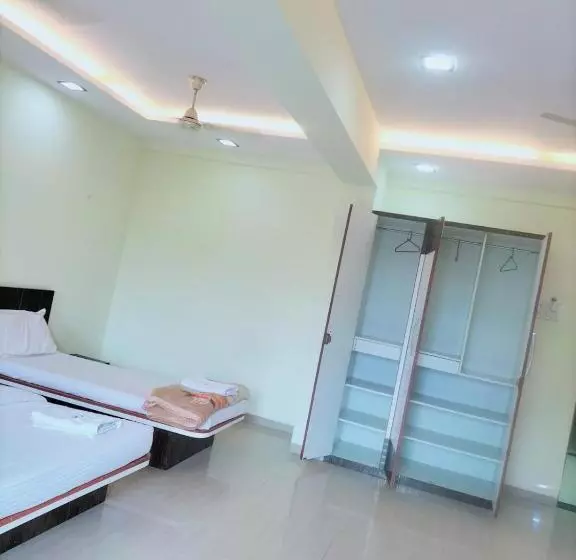ホテル Lonavala Inn