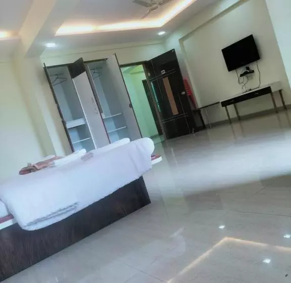 ホテル Lonavala Inn