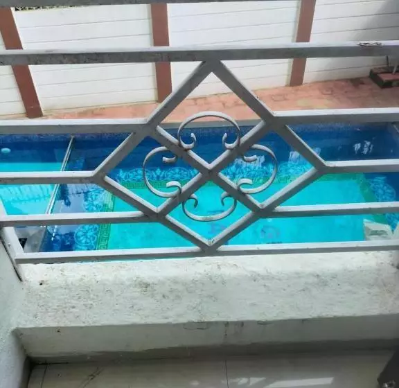 ホテル Lonavala Inn