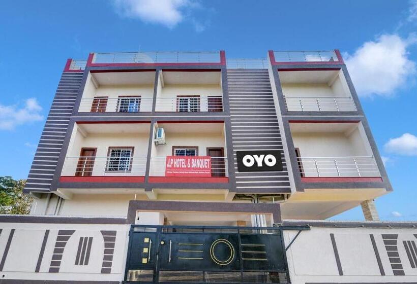 Oyo Flagship Jp Hotel & Banquet