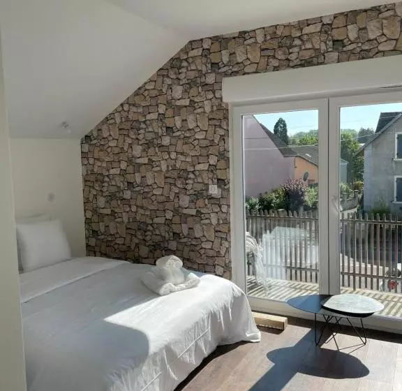 Majatalo Basel Airport Stay