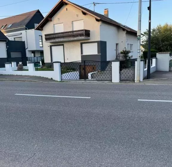 Majatalo Basel Airport Stay