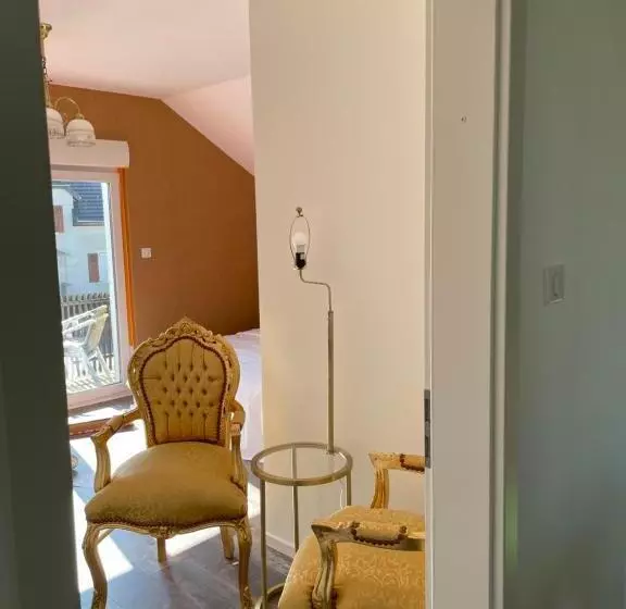 Majatalo Basel Airport Stay