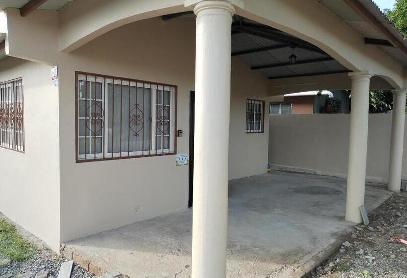 ペンション La Casa Buena Esperanza