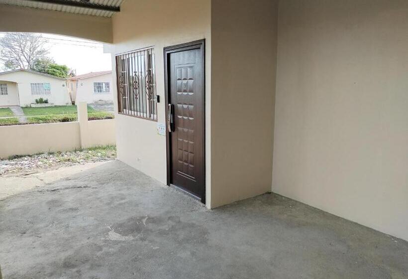 ペンション La Casa Buena Esperanza