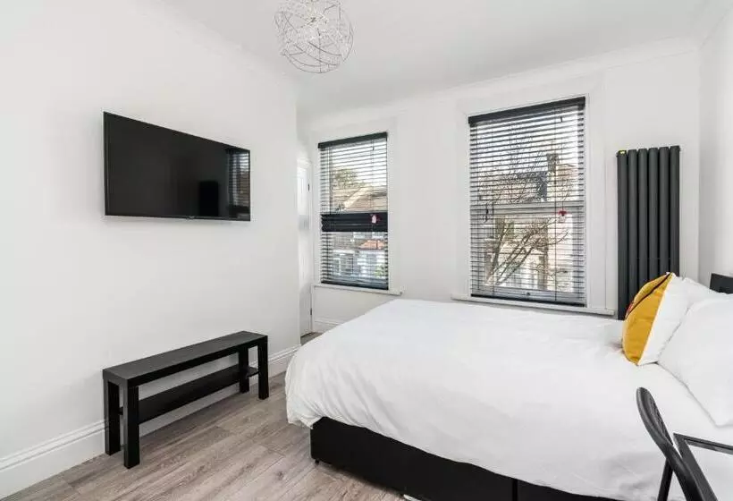 ペンション Nicely Furnished Double Room   Close To Croydon Hospital