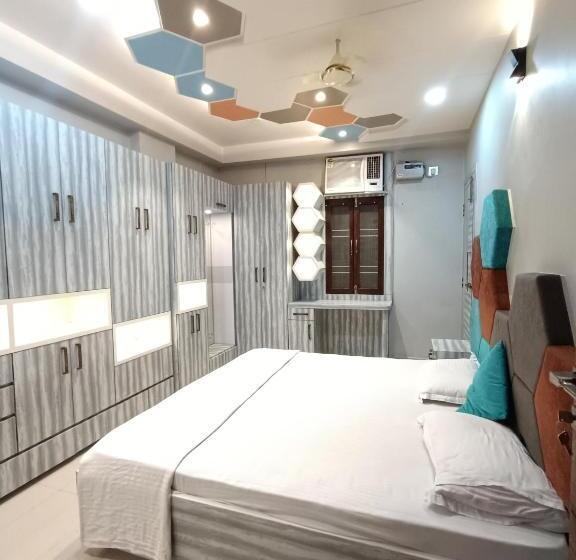 پانسیون Rudraksha Inn