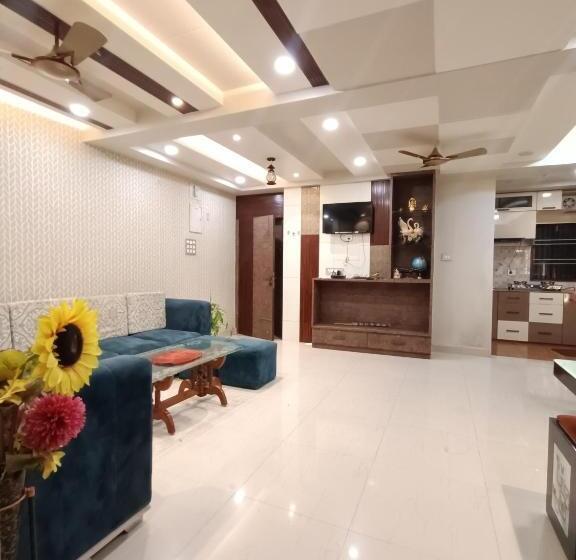 پانسیون Rudraksha Inn