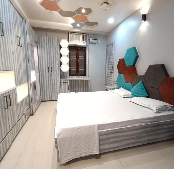 پانسیون Rudraksha Inn