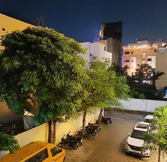 پانسیون Rudraksha Inn