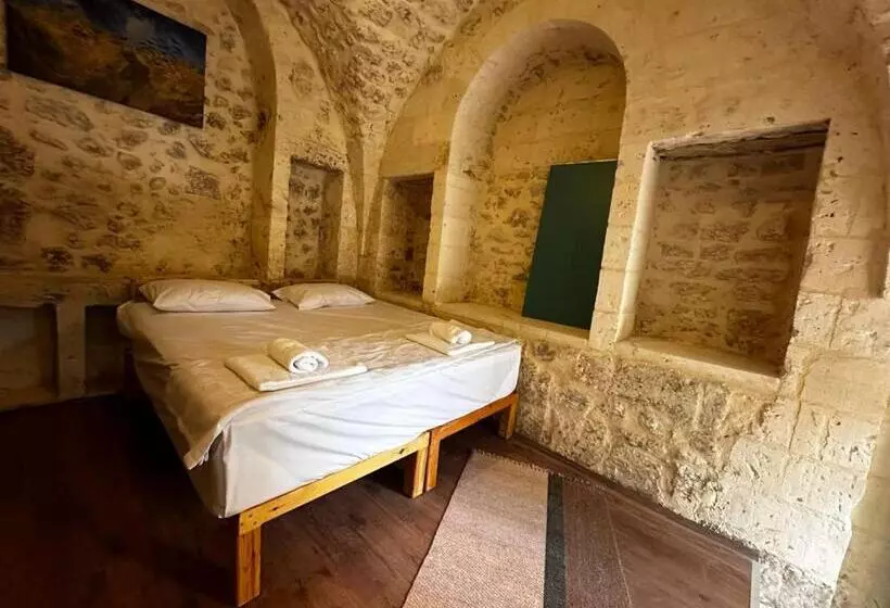 Petra Hotel & Coffee House