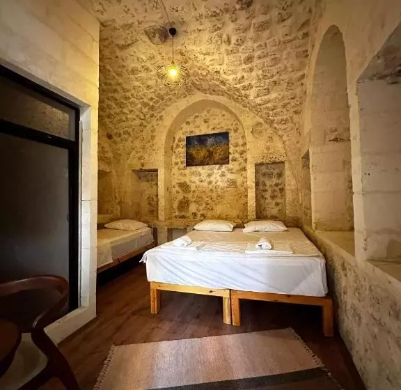 Petra Hotel & Coffee House