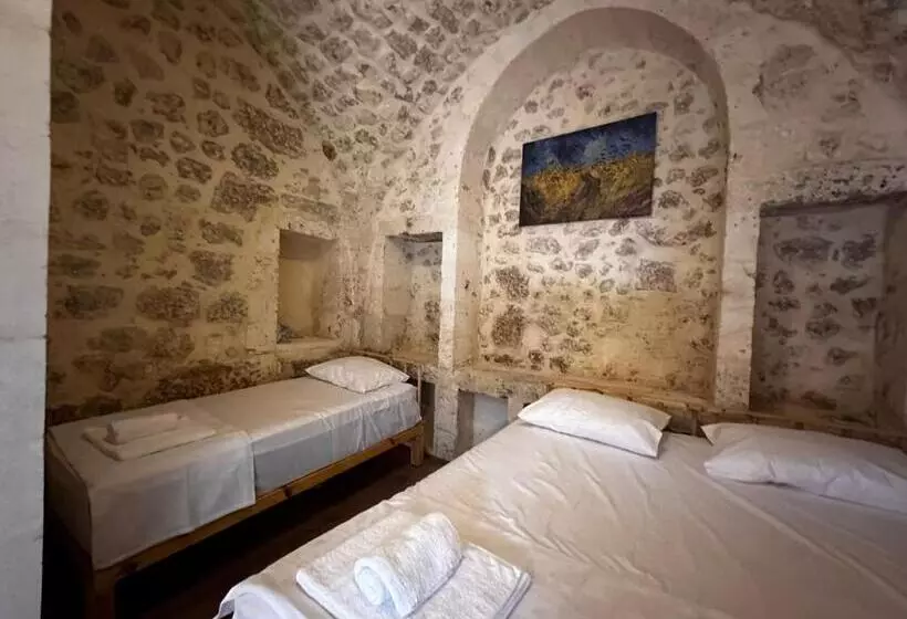 Petra Hotel & Coffee House