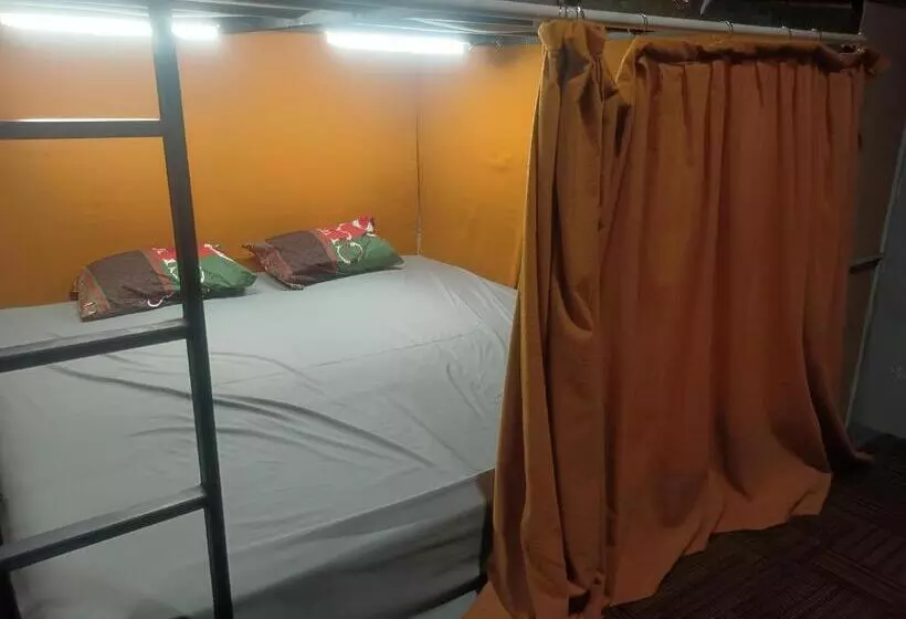 Rubikz Hostel & Cafe