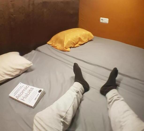 Rubikz Hostel & Cafe