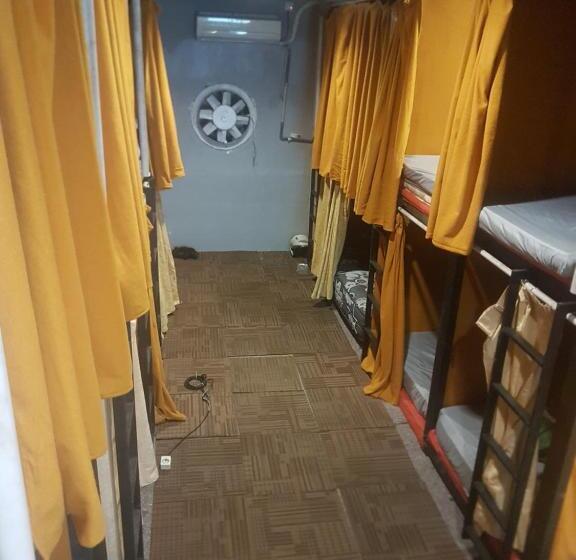 Rubikz Hostel & Cafe