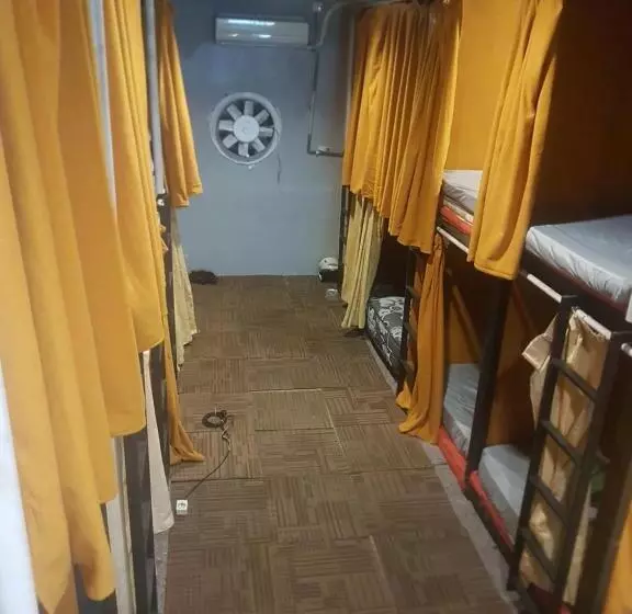 Rubikz Hostel & Cafe