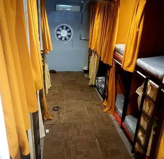 Rubikz Hostel & Cafe