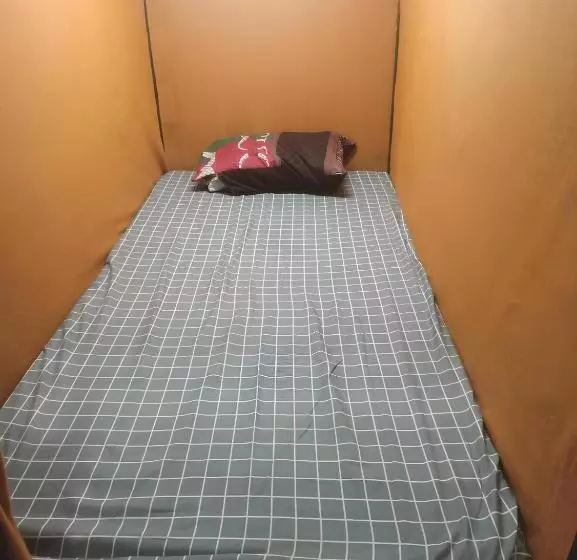 Rubikz Hostel & Cafe